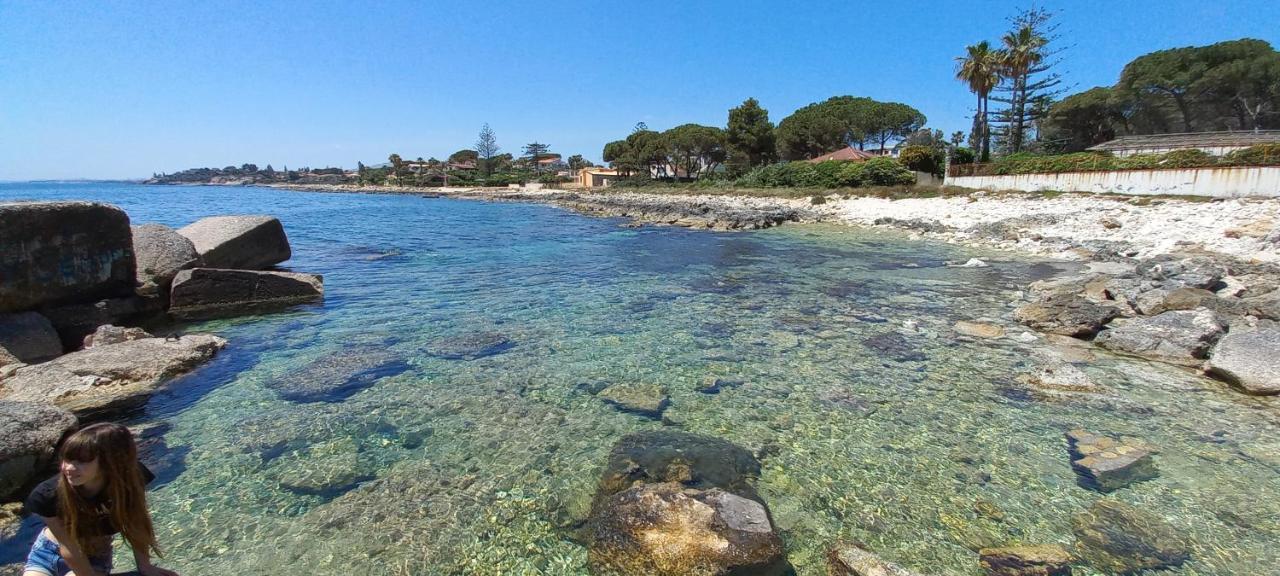 A Due Passi Dal Mare Con Piscina Villa Fontane Bianche Luaran gambar