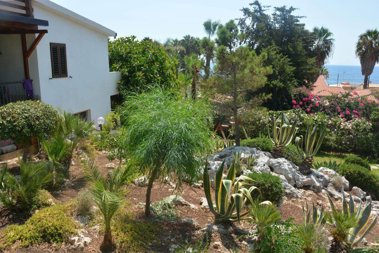 A Due Passi Dal Mare Con Piscina Villa Fontane Bianche Luaran gambar