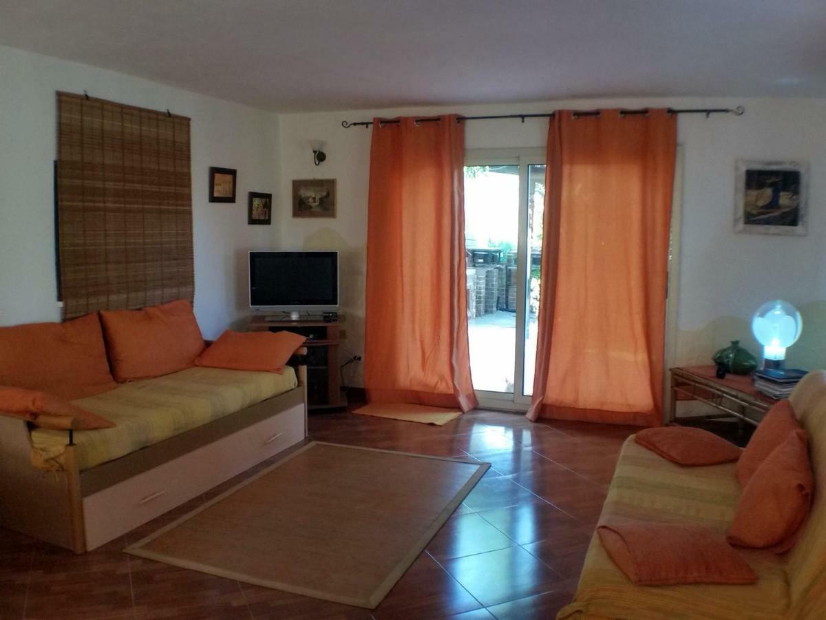 A Due Passi Dal Mare Con Piscina Villa Fontane Bianche Luaran gambar